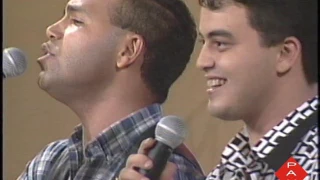 Ricki & Renner canta Tira a Roupa com André Luiz Mazzaropi no Rancho do Jeca