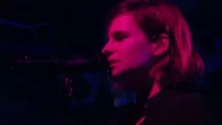 Christine and the Queen - "Paradis Perdus" (Live in Boston)