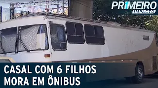 Família que mora em ônibus faz vaquinha para conseguir casa | Primeiro Impacto (12/04/21)