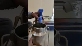 Oil Dispenser pump. How to use oil dispenser pump #oil #shortvideo #shorts #viral