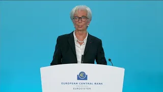 Lagarde: Slowdown May Deepen, Inflation Risks on Upside