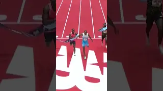 Noah Lyles gets it on the line 👀 #athletics #usa #olympics #fast #running #sprint #noahlyles