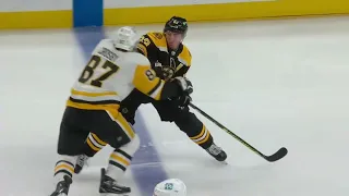 Brad Marchand won't let Sidney Crosby get to the Bench