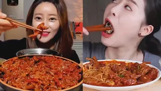 Mukbangers eating SPICY CHICKEN FEET