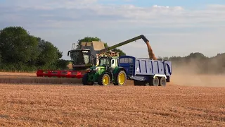 Claas lexion 630 Unloading at Glovers Farm 2022