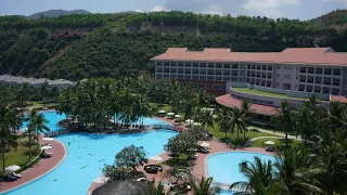 Нячанг, прогулка по парку Vinpearl, заселение в отель Resort Nha Trang