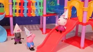 Peppa Pig Has a Playground Party for George ! Toys and Dolls Pretend Play for Kids | Sniffycat