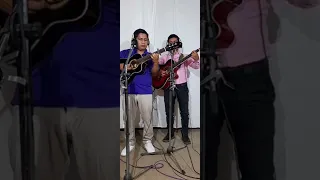 Los que con lágrimas sembraron, con regocijo cegarán; Música Cristiana Evangélica con guitarra.