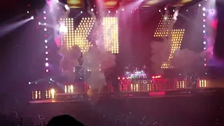 KISS - Rock and Roll All Night  8-8-2016  Milwaukee