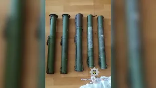 На Харківщині у лісосмузі виявлено схрон із гранатометами