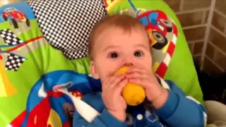 Прикольная подборка   дети едят лимон   Babies eating lemon 2015 0009