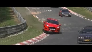 Nordschleife Almost Crash Lucky Driver 04 05 2014