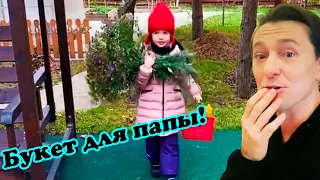 Сергей Безруков показал какой огромный букет полевых цветов подарила ему дочь Маша