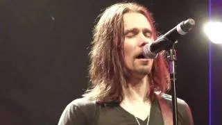 Alter Bridge @ Warehouse Live in Houston 1 8 2011 Rise Today with Dueling Guitar Solos CLOSE UPS!