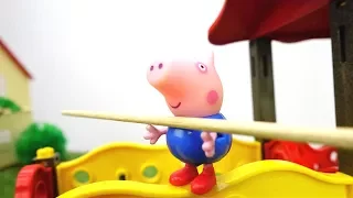 Видео с игрушками про Свинку Пеппу - Джордж на крыше дома