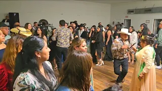 Que buen baile la Fiesta de Nuestra amiga que Cumple 80 Años la estamos pasando bien perron