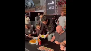 Chef HILARIOUSLY pranks Khabib and Dana White