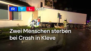 Kleve: Zwei Menschen sterben bei Kollision auf Kreuzung | RTL WEST, 19.04.2024