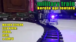 Kereta Api Uap Mainan dengan Efek Nyata Suara, Asap, & Lampu / Real Effects of A Steam Train Toy
