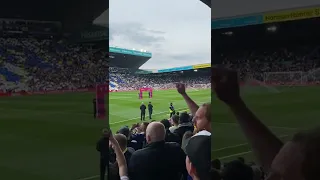 Leeds fans singing marching on together, 30/04/22