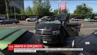 У Києві одразу 5 авто потрапили у масштабну ДТП