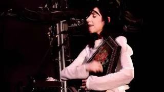 PJ Harvey: The Colour of the Earth 2011-04-20 Terminal 5 NYC NY - HD center rail