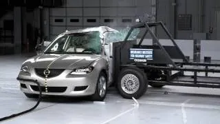 2005 Mazda 3 side IIHS crash test