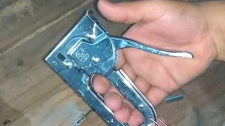 Engrapadora manual, usos y características, ideal para bricolaje y decoraciones