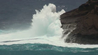 Massive Waves Crash into Oahu Shore - Natural Sound - 1 hour - No advertisements