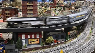 100MPH Curve - Lionel Empire State Express at Corner Field Model Railroad Museum