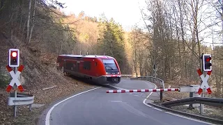 Spoorwegovergang Schwarzburg (D) // Railroad crossing // Bahnübergang