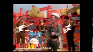 Roy Rogers sings on Hee Haw