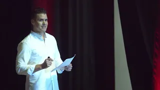 13 años lejos de casa | Sergio Dipp | TEDxCETYSMexicali