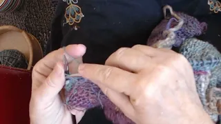 Continental Knitting: Hand spun - Samples