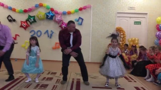 Танец папы с дочерью .Стиляги