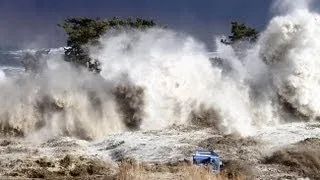 Tsunami in Japan - The Most Shocking Video El video más impactante del tsunami en Japón!