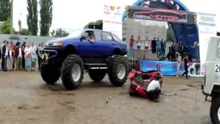 Бигфут Раптор давит таврию - Big Foot crash is Tavria