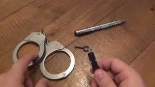 Cool Hidden/Covert Handcuff Key In A Pen!