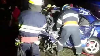 Дніпровський район: рятувальники вилучили тіло загиблого водія з понівеченої автівки