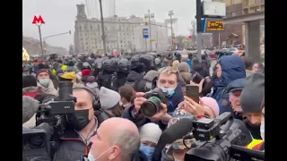 Навальный митинг Москва «Эпичное» задержание соратницы Навального Любови Соболь в Москве