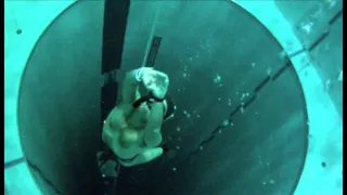 Тренировки апноэ в самом глубоком бассейне мира - Y-40 The Deep Joy - The deepest pool in the world