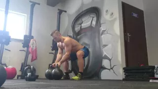 Double front squats 2x48 kettlebells