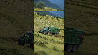 Haylage in the hills, Uphill ride John Deere 6930 + Pronar T669 Motor sound