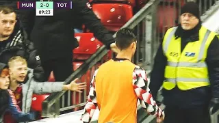 Erik Ten Hag Reaction After Ronaldo Walk Away Before FT