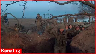 "Get out quickly, get down" - Russian soldiers in the trench surrender to Ukrainian fighters