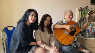 ABBA - Happy New Year ( Cover Guitar ) | Mina Phan & Mother | Thanh Điền Guitar