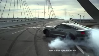 Drift Ford Mustang 2015 in the city