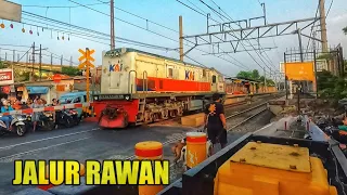 MOVING DI PERLINTASAN KERETA API