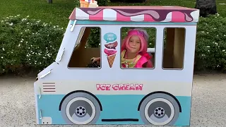 Sofia sells ice cream from a truck!!