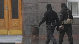 Силовики работают в здании правительства Оренбургской области